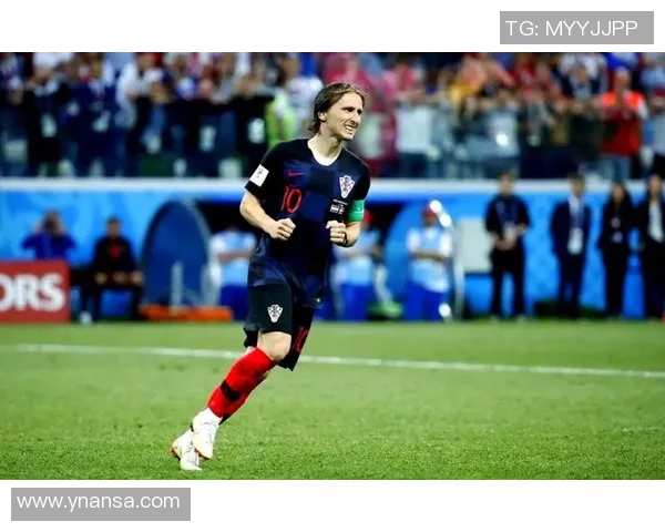 全球足球明星代表各国风采与荣耀的传奇之路 全球足球明星代表各国风采与荣耀的传奇之路