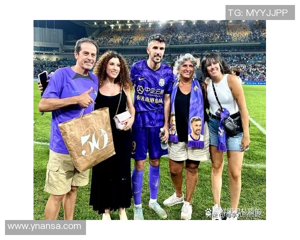 揭开足球明星的真实身份揭秘他们的真名与背后的故事