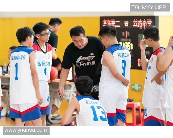 西安篮球队在精英赛中的强劲表现与战术分析 西安篮球队在精英赛中的强劲表现与战术分析